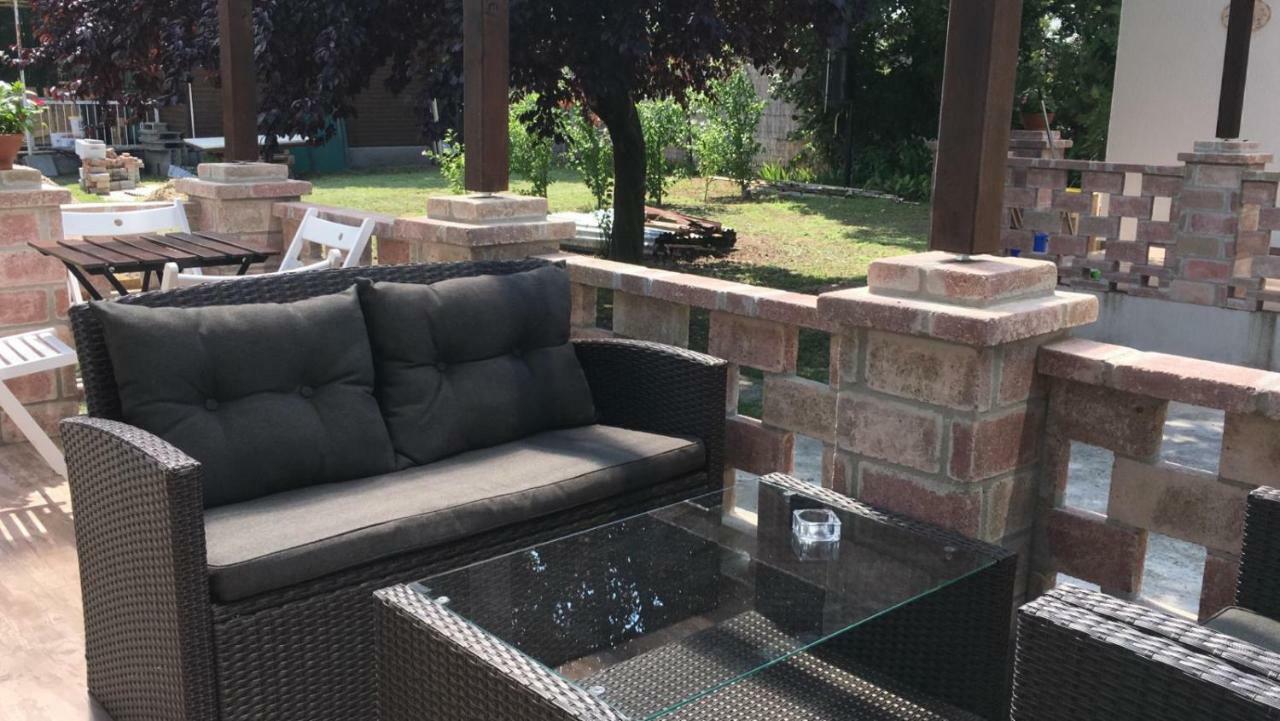 Aranypart Apartmanházak Tiszakécske Exterior foto